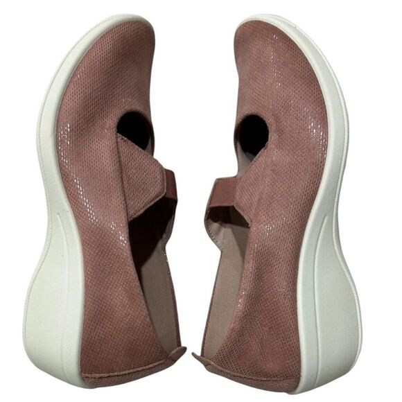 Elegant Mauve Loafers for Women - Picture 3 of 8